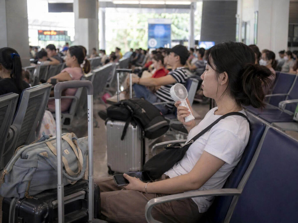 Quạt tích điện cần thiết khi đi du lịch mùa nóng
